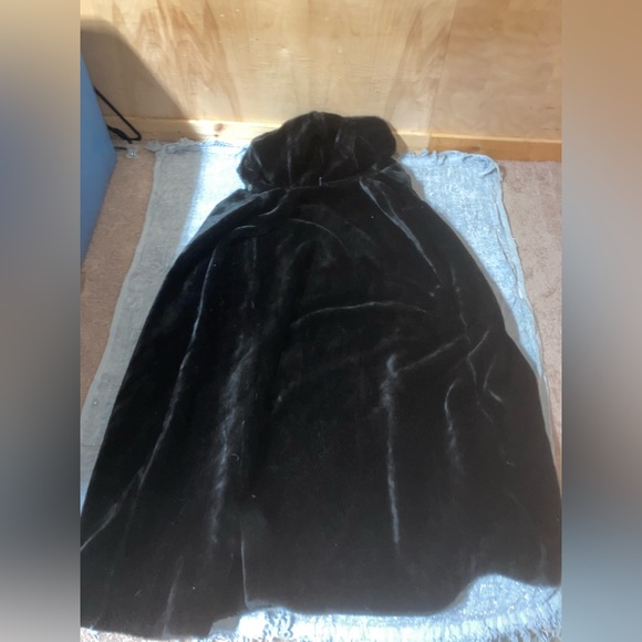 Vintage Velvet Hooded Opera Coat/ Cape - Picture 12 of 16